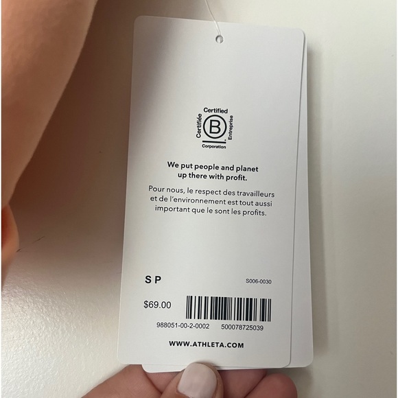 NWT Athleta Conscious Cut Out Crop SM/ D-DD+ - Picture 3 of 6